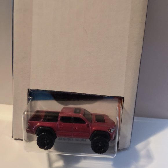 B1 hot wheels toyota tacoma  red with shipping protector cracked blister - Picture 2 of 4